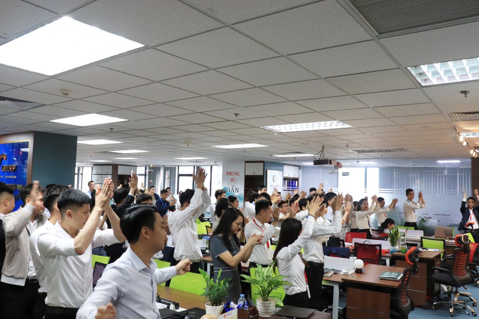 z2455308481864_469ce31c04e9aadec205036f6c66410d